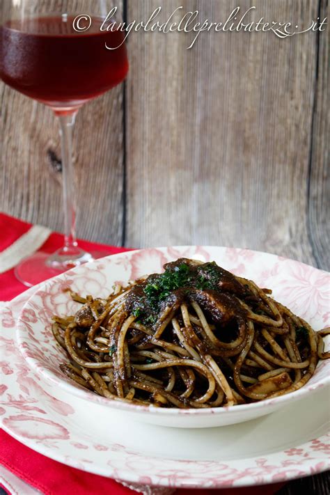 Maybe you would like to learn more about one of these? Sugo al nero di seppia ("Pasta cco niuri de' sicci ...