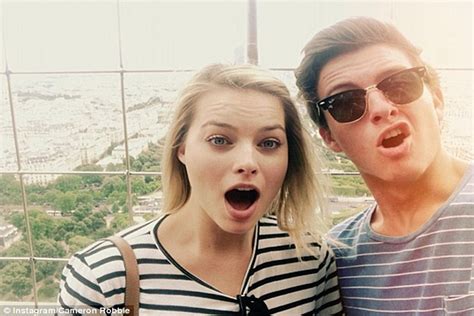 View Margot Robbie Sister Pictures