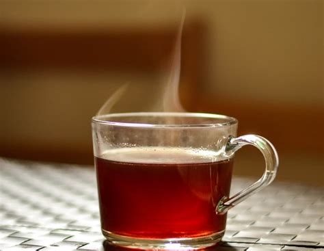 drinking hot tea linked to higher risk of esophageal cancer