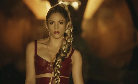 Shakira Comemora O Desempenho Do Vídeo De Perro Fiel