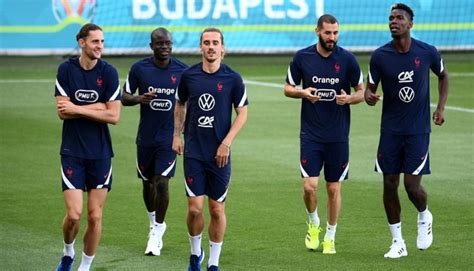Antoine griezmann was born on march 21, 1991 in france. Griezmann defends Benzema as France attack struggles to fire