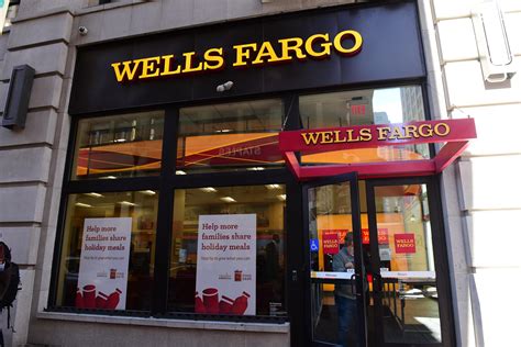 Wells fargo & company, an american multinational banking and financial services holding company with its headquarters in san francisco, california, is spread across various parts of the country. Wells Fargo's Online Banking System Experiences Outage For ...