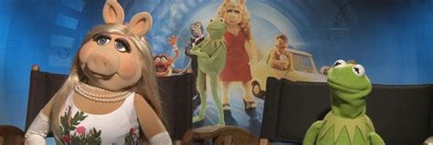 Kermit And Miss Piggy Talk Muppets Most Wanted Piggys Reaction To