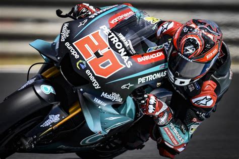 Il commence la moto à l'âge de 4 ans, ensuite il part. MotoGP Jerez Test : Quartararo explose son record! - Moto ...