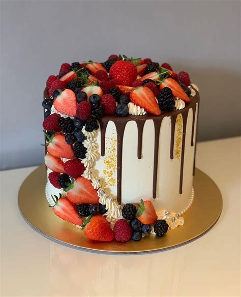 Chocolate Drip Cake With Fresh Fruit Drip Cake With Fruits Decorated