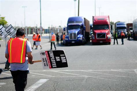 La Port Truckers Strike Again Over Wages Alleged Retaliation By Carriers