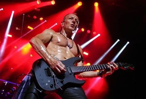 Def Leppard Makes It Feel Like 1977 Isnt So Far Away Review