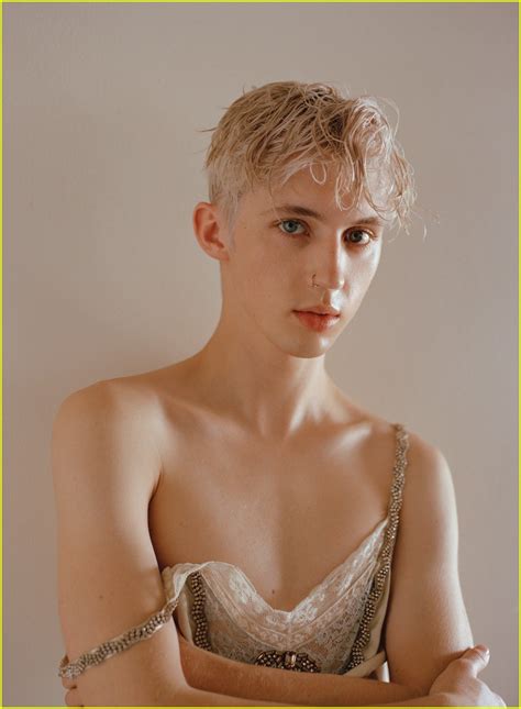 Reasons Why Troye Sivan Is The Gay Icon Of Our Generation My Xxx Hot Girl