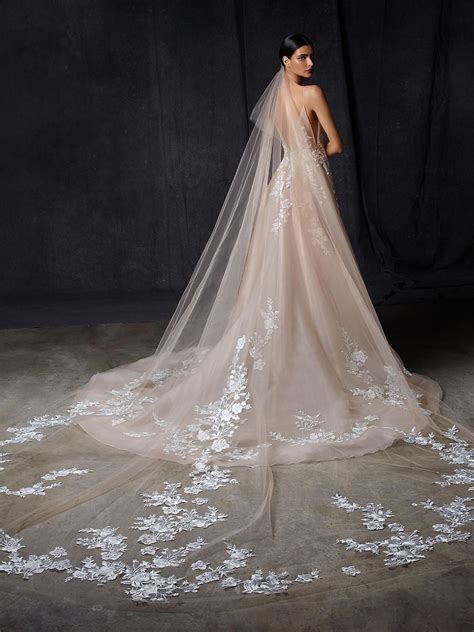 Schlichte brautkleider spitze brautkleider vintage brautkleider kurze brautkleider. Brautkleid im Prinzessschnitt in Rosa mit 3D-Spitze ...
