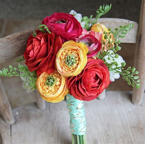 13 Romantic Ranunculus Wedding Bouquets Ranunculus Wedding Bouquet