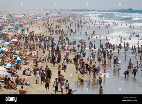 Crowds At Us Open Of Surfing At Huntington Beach California United