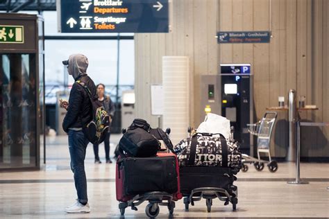 Travellers Reclaim Luggage Stolen At Keflavík Airport Thief Escaped