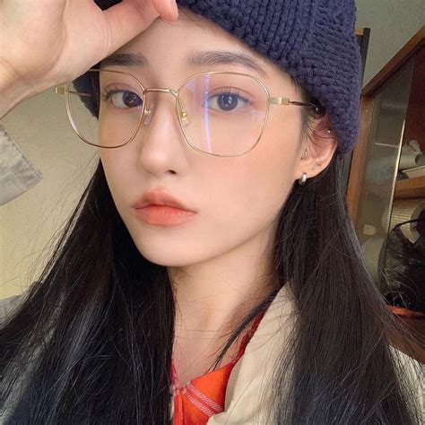 빈수🐟 On Instagram “new Glasses 👩🏻‍🔬” Pretty Korean Girl Ulzzang With Glasses Beautiful Smile