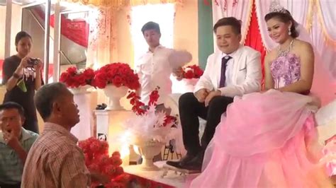 Perkawinan ialah ikatan lahir bathin antara seorang pria dengan seorang wanita sebagai suami isteri dengan tujuan membentuk keluarga (rumah tangga) yang bahagia dan kekal berdasarkan ketuhanan yang mahaesa. Orang Asli wedding at Tebong Pasir, Melaka - YouTube