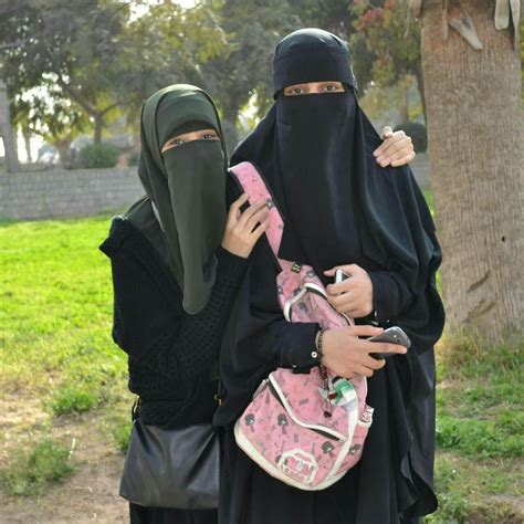 Pin By Jasmin Beegum On Niqabees Niqab Arab Girls Hijab Beautiful