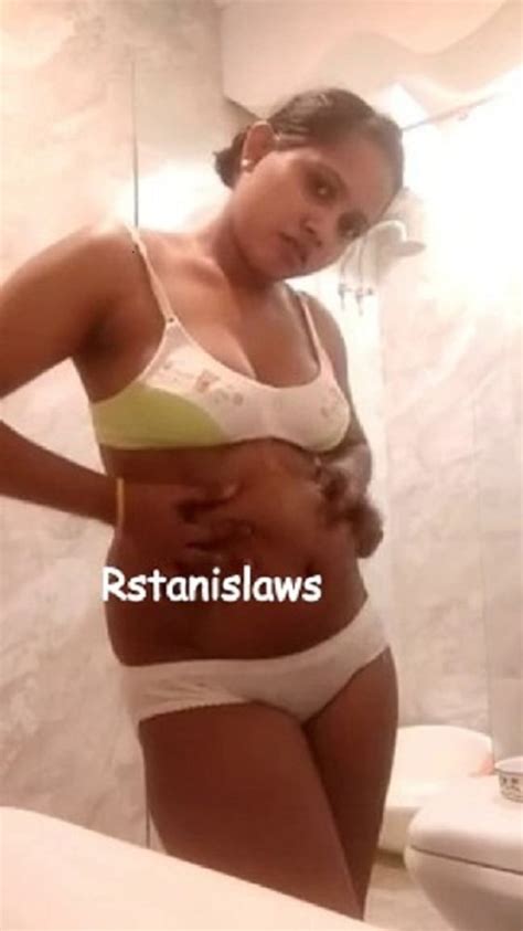 Sri Lankan Aunty Getting Nude At Barth Room Porn Pictures Xxx Photos