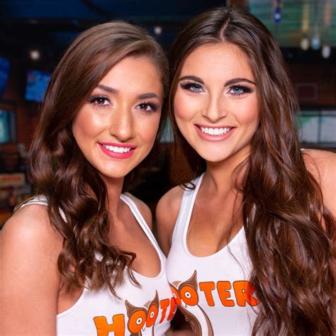 Hooters Louisiana On Twitter 😘 Every Monday Should Start With Big Hooters Smiles