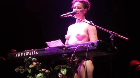 Amanda Palmer Naked Sings Dear Daily Mail Song London Roundhouse