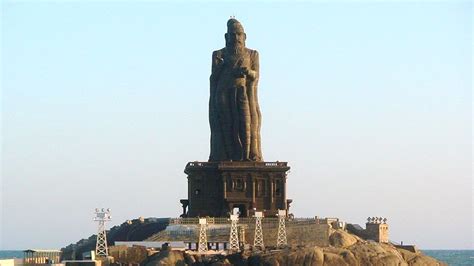 The combined height of the statue and pedestal is 133 feet (40.5 m), denoting the 133 chapters in the thirukkural. "தமிழக சுற்றுலா": திருவள்ளுவர் சிலை - Thiruvalluvar Statue