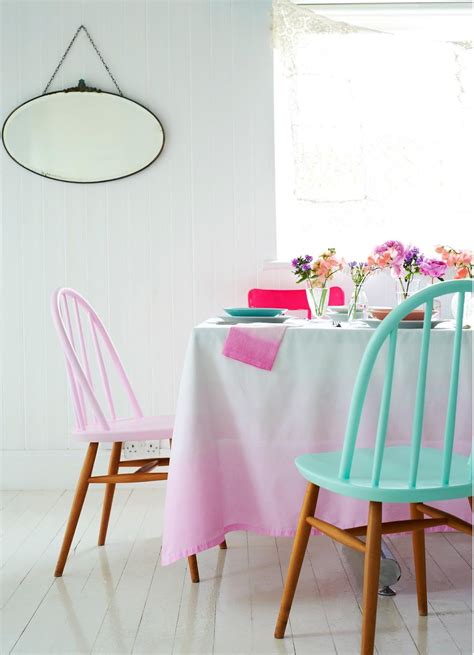 Ombre Table Cloth And Painted Chairs Love This Look Via Møbelpøbel