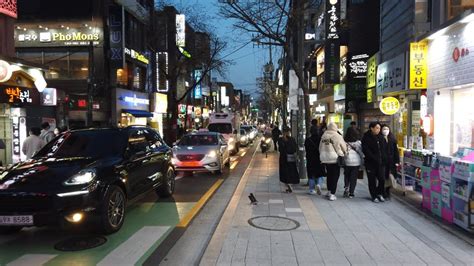 4k Korea Walk On The Streets Of Korea University In The Evening