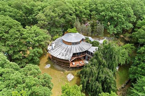 See Inside Jackie Gleason S Amazing UFO House Parade