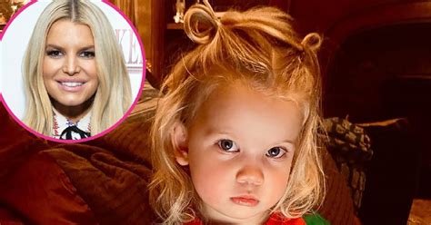 jessica simpson shares sweet christmas day shot of little elf birdie mae news and gossip