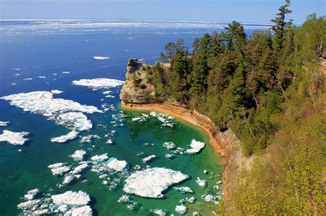 Bay Around Of Miners Castle At Pictured Rocks National Lakeshore