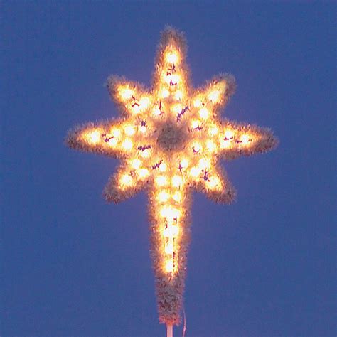 Holiday Lighting Specialists 48 Ft Star Of Bethlehem Light Outdoor