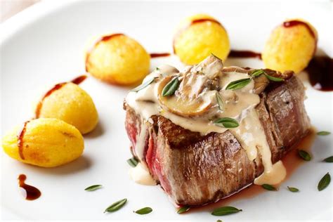Tingkat kematangan daging steak rare memiliki waktu pemanggangan yang lama. Jenis-jenis Daging untuk Steak dan Tips Memilih Sesuai ...