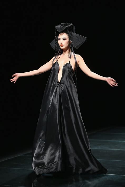 Mgpin 2015 Mao Geping Makeup Trend Launch During China Fashion Week
