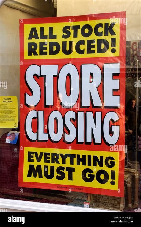Store Closing Sign Hi Res Stock Photography And Images Alamy