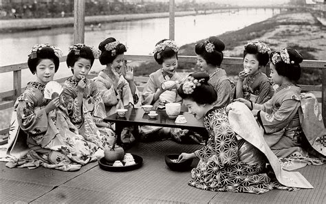 Vintage Japanese Girls