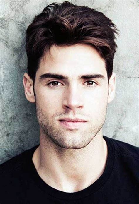 Sophisticated and sporty, the best haircuts 2019 for men also project an image of casual elegance which many believe will be a major trend in men's hairstyles during this year! 20 Best Mens Hairstyles For Round Faces - Feed Inspiration