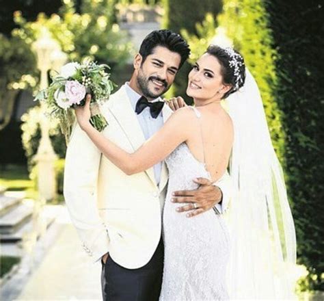 Almanya'da nişanlanarak evliliğe ilk adımı atan fahriye evcen'le burak özçivit'in düğünü şimdiden olay yarattı. Fahriye Evcen Burak Özçivit Evlendi | Gelinlik, Gelin ...