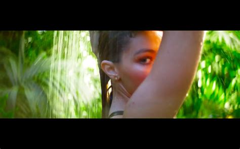 Gigi In Calvin Harris How Deep Is Your Love Music Video Gigi Hadid Photo 39761140 Fanpop