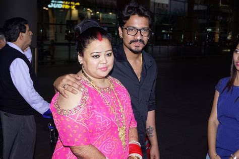 Bharti Singh Haarsh Limbachiyaa Newlyweds Seen At The Airport News Zee News