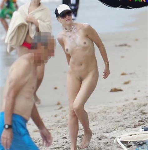 Gwen Stefani Nude Photos Videos Celeb Masta