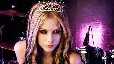 Avril Lavigne Super Star Singer Desktop Wallpaper Preview Wallpaper Com