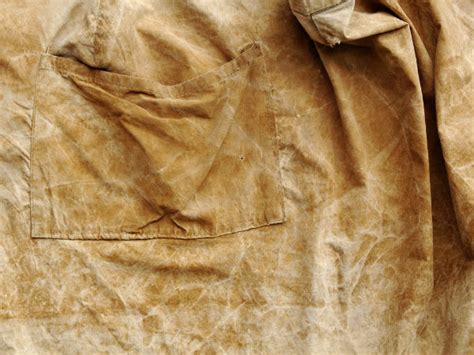 How do you get rust stains on clothes? How to remove rust stains from clothes - Boldsky.com