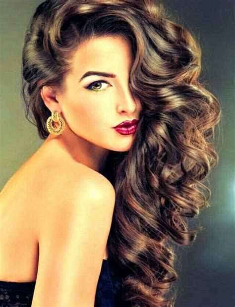 Some hairstyle doesn't need much work and this is a good example of an easy christmas hairstyle for girls. Stylish | Thick hair styles, Hair styles, Curls for long hair