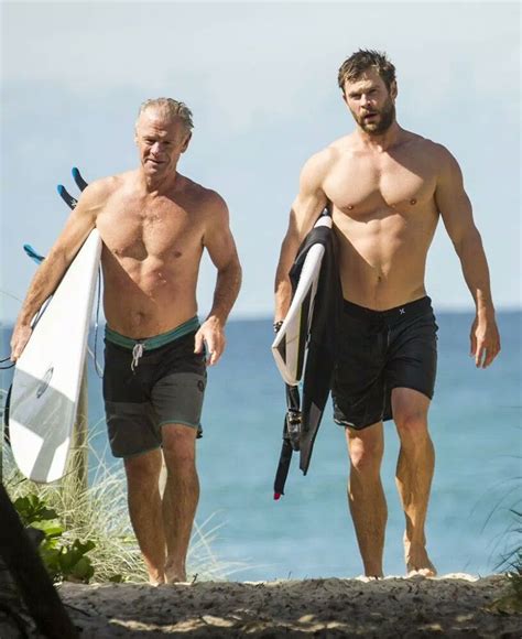 Chris Hemsworth With His Father Craig Hemsworth Chris Hemsworth Chris Hemsworth Shirtless