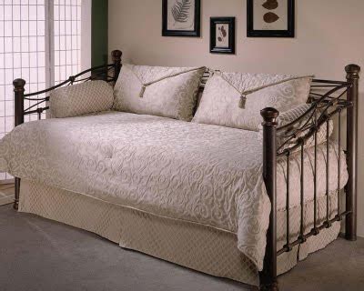 Buy daybed beds & headboards at macys.com. Daybed Bedding Ideas | daybeed.blogspot.com