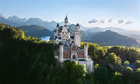 Bayerische Schlösserverwaltung Neuschwanstein Castle Tourist