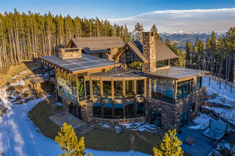 A Mountain Retreat With Never Ending Views Mountain Living