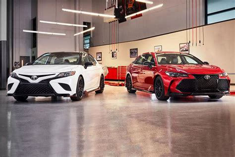 Toyota Shows Off Trd Camry And Avalon Before La Carbuzz