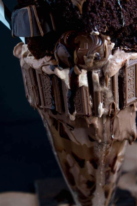 ultimate chocolate lovers freakshake ~ recipe queenslee appétit recipe yummy food dessert