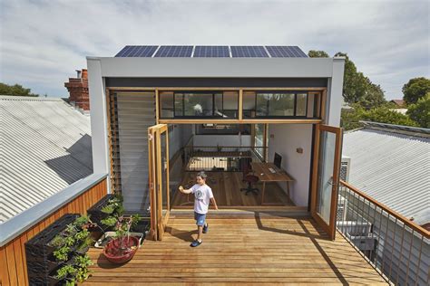 Melbourne Architects Turn An Old Terrace House Into A Gorgeous Light