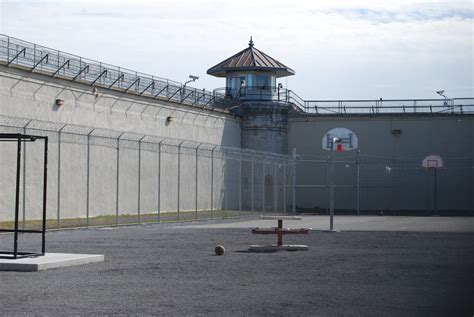 Covid 19 Cases Among Marquette Prison Staff Double In One Day Mi