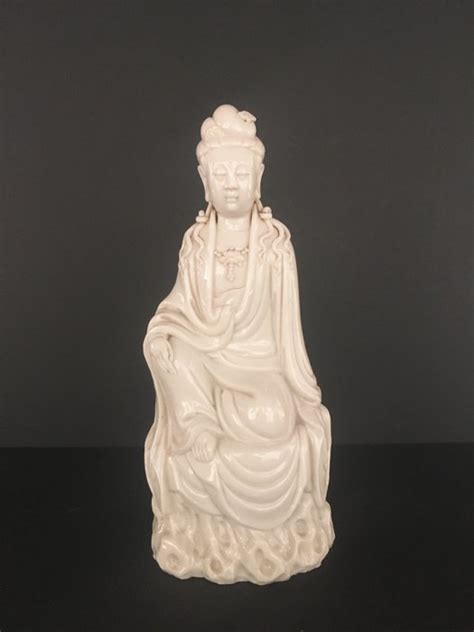 A White Blanc De Chine Porcelain Statue Of Guanyin China Catawiki